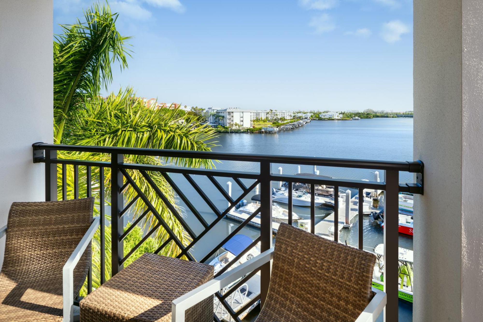 Отель Hyatt House Naples 5Th Avenue Экстерьер фото