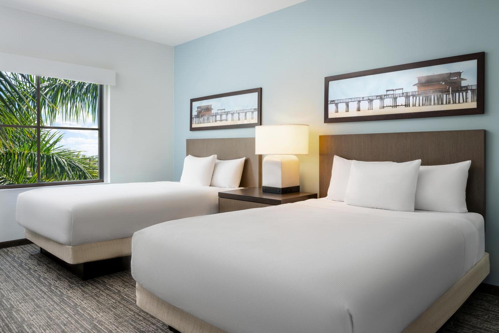 Отель Hyatt House Naples 5Th Avenue Экстерьер фото