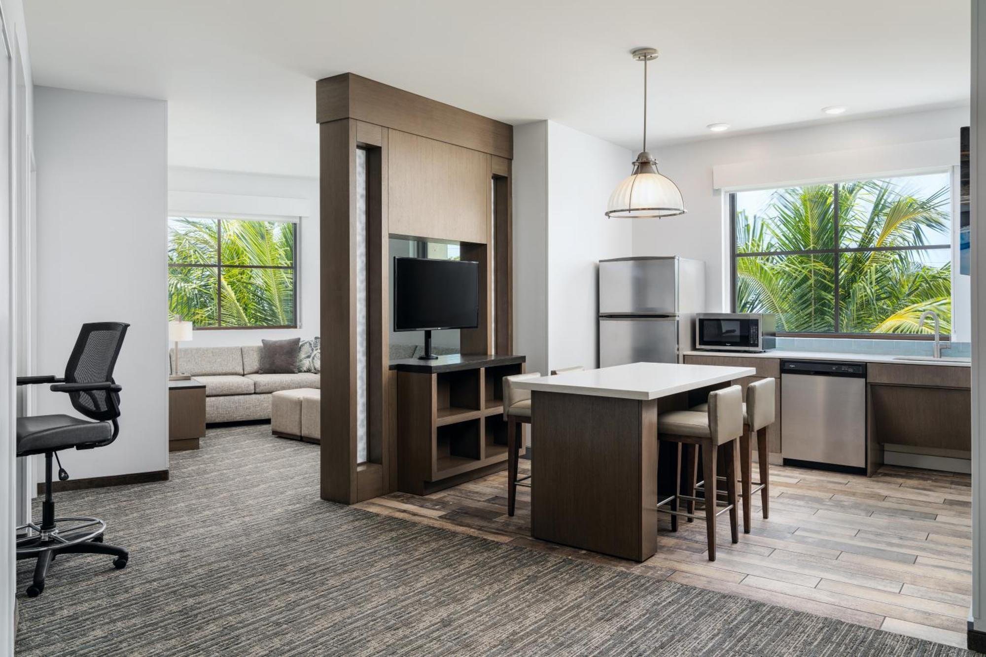 Отель Hyatt House Naples 5Th Avenue Экстерьер фото