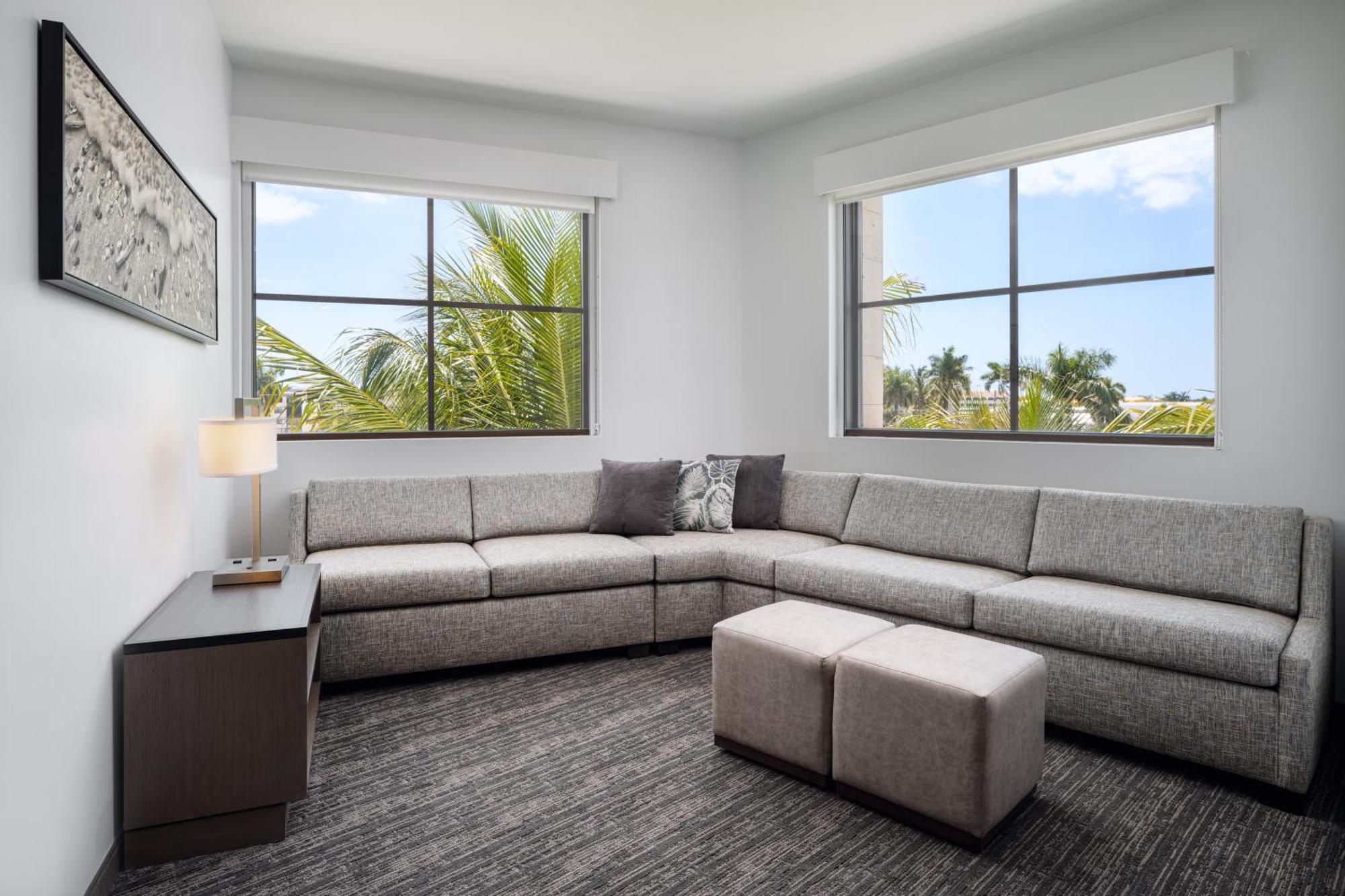 Отель Hyatt House Naples 5Th Avenue Экстерьер фото