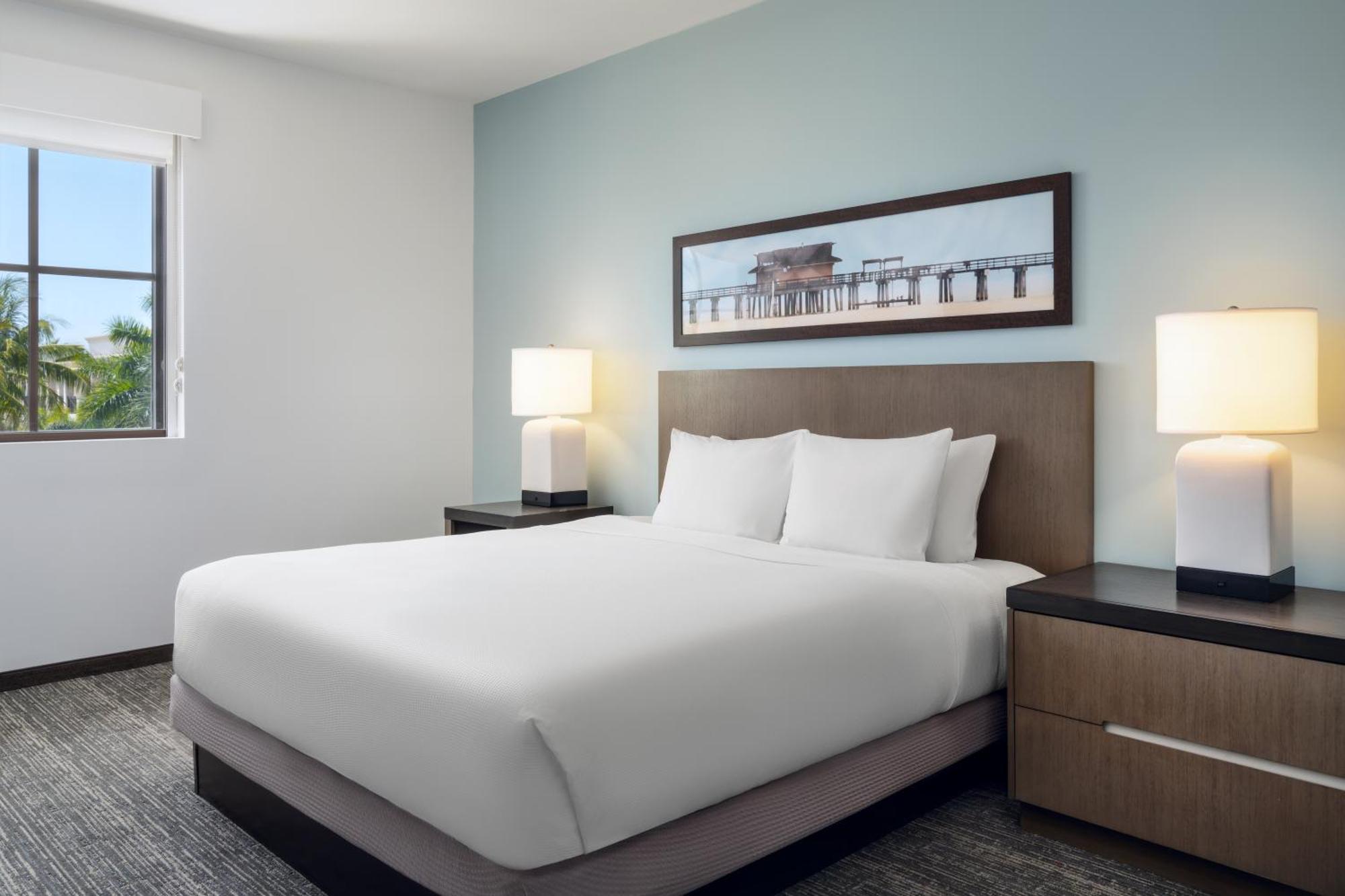 Отель Hyatt House Naples 5Th Avenue Экстерьер фото